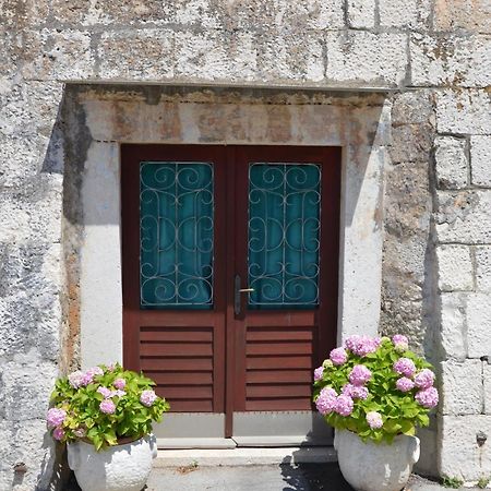 Castel Nonna Franka Apartment Sutivan Ngoại thất bức ảnh