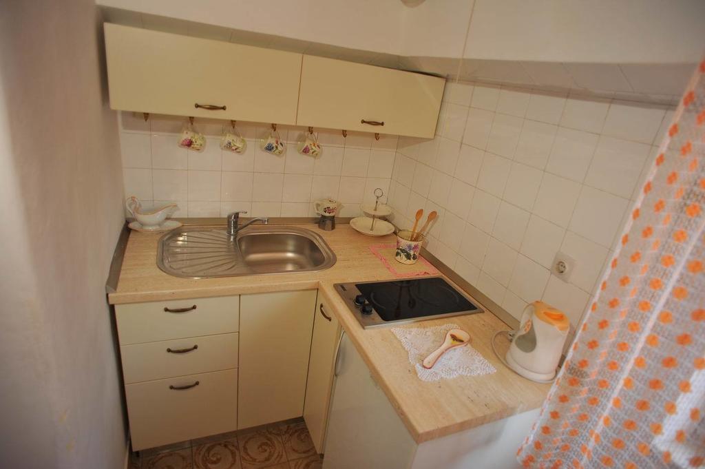 Castel Nonna Franka Apartment Sutivan Phòng bức ảnh