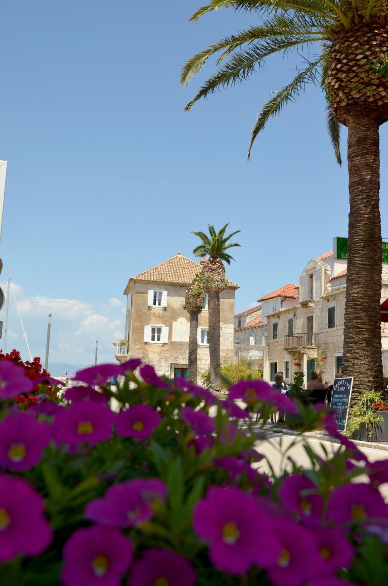 Castel Nonna Franka Apartment Sutivan Ngoại thất bức ảnh