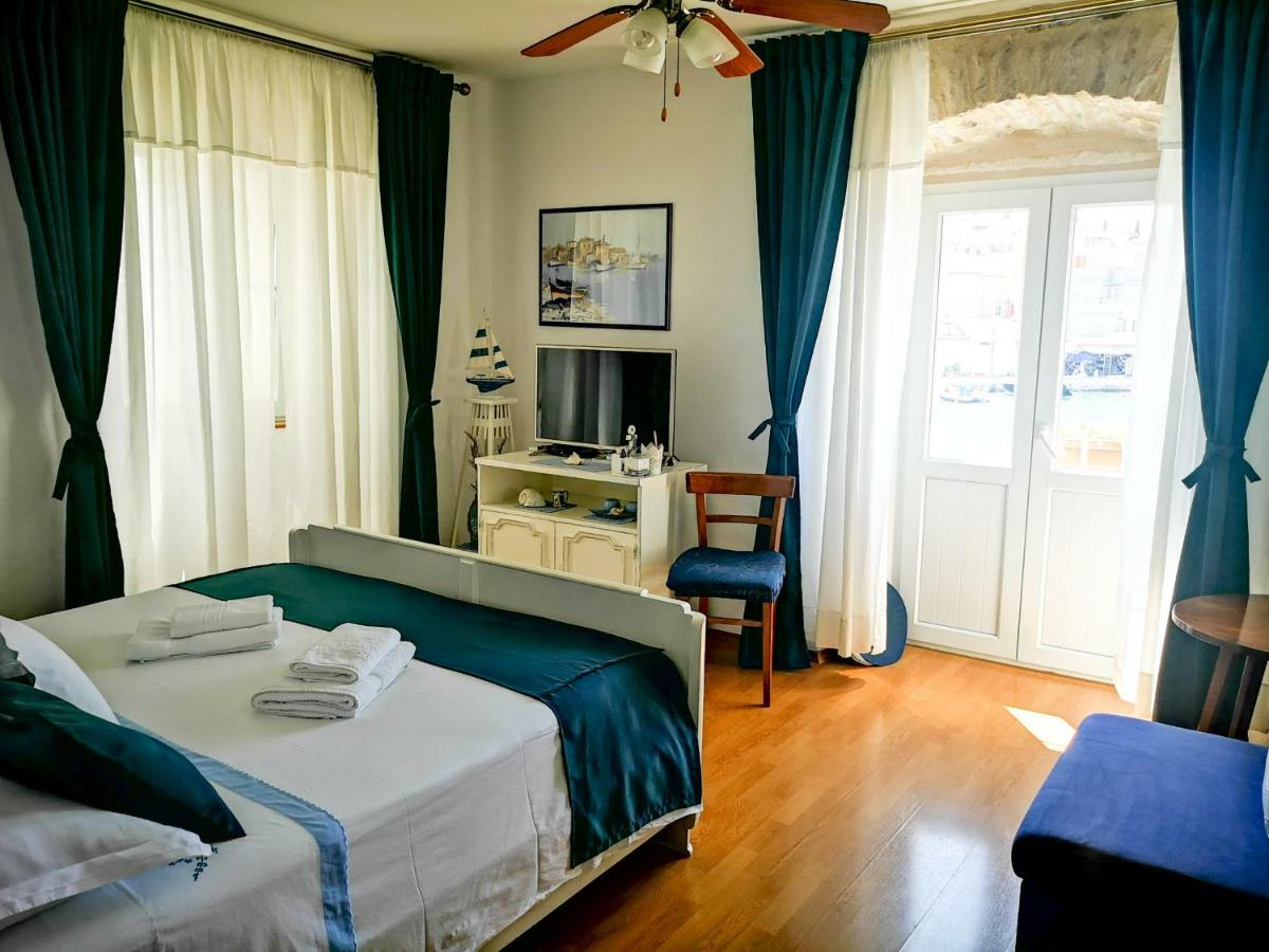 Castel Nonna Franka Apartment Sutivan Ngoại thất bức ảnh